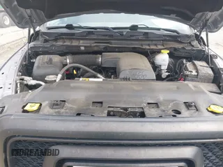 2020 Ram 1500 Warlock z VIN 1C6RR7GG3LS140875, wystawiony jako IAAI lot #41813678 z przebiegiem 67 319 mil mil oraz . Historia ofert i sprzedaży dostępna na DreamBid. Obrazek 10.