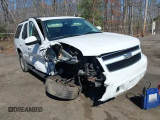 2008 Chevrolet Tahoe 3LT z VIN 1GNFK13058R156197, wystawiony jako IAAI lot #41803399 z przebiegiem 203 526 mil mil oraz . Historia ofert i sprzedaży dostępna na DreamBid. Obrazek 1.
