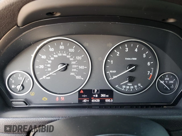 2017 BMW 3 Series 320i with VIN WBA8E1G57HNU13055, listed as a Copart auction lot 55528365 with 45,439 mi miles and Clean Title. Bid and sale history available at DreamBid. Image 9.