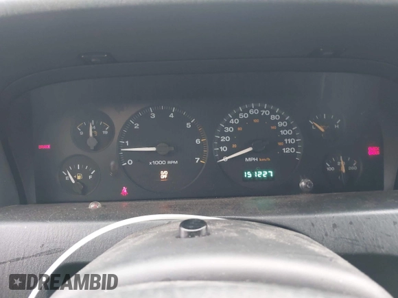 2004 Jeep Grand Cherokee Laredo with VIN 1J4GW48S94C151816, listed as a IAAI auction lot 41983332 with 151,227 mi miles. Bid and sale history available at carsss.com. Image 7.