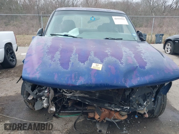 2000 Chevrolet Silverado 1500 LS with VIN 2GCEC19T3Y1300390, listed as a IAAI auction lot 41555922 with 350,074 mi miles and . Bid and sale history available at DreamBid. Image 6.