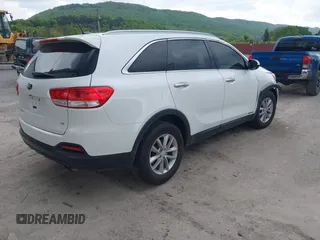 2017 Kia Sorento LX с VIN 5XYPGDA58HG335914, выставлен на аукционе IAAI как лот 42230037 с пробегом 98 202 миль миль и . История ставок и продаж доступна на DreamBid. Изображение 4.