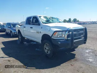 2017 Ram 2500 Tradesman z VIN 3C6UR5CLXHG634148, wystawiony jako IAAI lot #42211758 z przebiegiem 176 692 mil mil oraz . Historia ofert i sprzedaży dostępna na DreamBid. Obrazek 1.