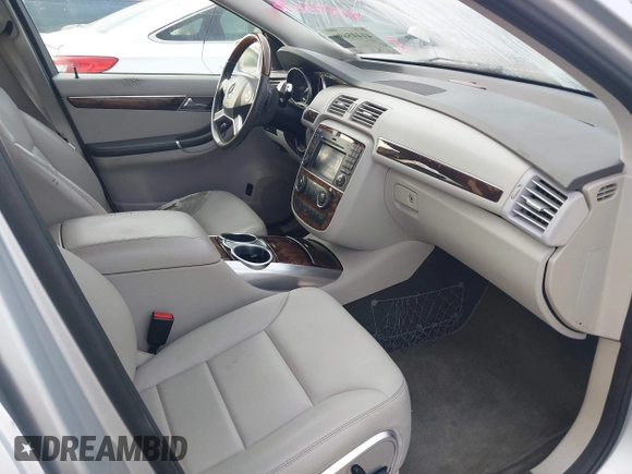 2011 Mercedes-Benz R with VIN 4JGCB6FE7BA118312, listed as a IAAI auction lot 41445696 with 228,925 mi miles. Bid and sale history available at carsss.com. Image 5.