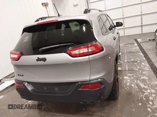 2017 Jeep Cherokee Sport with VIN 1C4PJMAB6HW557359, listed as a IAAI auction lot 41793093 with 194,400 mi miles. Bid and sale history available at carsss.com. Image 17.