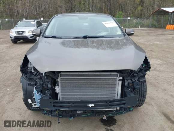 2019 Kia Sorento LX with VIN 5XYPGDA30KG559460, listed as a IAAI auction lot 42006148 with 102,193 mi miles. Bid and sale history available at carsss.com. Image 13.