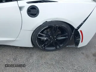 2019 Chevrolet Corvette 1LT z VIN 1G1YB2D76K5112204, wystawiony jako IAAI lot #42215657 z przebiegiem Nie podano mil oraz . Historia ofert i sprzedaży dostępna na DreamBid. Obrazek 17.