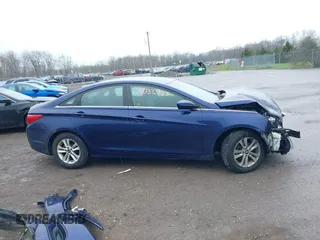 2013 Hyundai Sonata GLS z VIN 5NPEB4AC7DH712823, wystawiony jako IAAI lot #42132737 z przebiegiem 108 993 mil mil oraz . Historia ofert i sprzedaży dostępna na DreamBid. Obrazek 13.