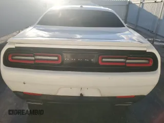 2017 Dodge Challenger R/T z VIN 2C3CDZBT5HH658003, wystawiony jako Copart lot #46854345 z przebiegiem 70 403 mil mil oraz Czysty tytuł • Clean title. Historia ofert i sprzedaży dostępna na DreamBid. Obrazek 6.