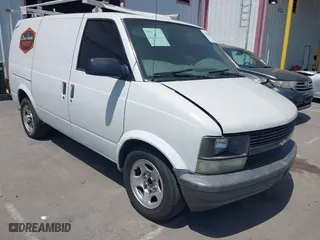 2004 Chevrolet Astro Cargo Van with VIN 1GCDM19X84B110316, listed as a IAAI auction lot 42068424 with 238,005 mi miles. Bid and sale history available at carsss.com. Image 1.