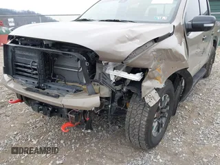 2024 Nissan Titan Pro-4X z VIN 1N6AA1ED0RN114614, wystawiony jako IAAI lot #41548196 z przebiegiem 3 405 mil mil oraz . Historia ofert i sprzedaży dostępna na DreamBid. Obrazek 6.