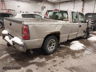 2006 Chevrolet Silverado 1500 LS with VIN 1GCEC19V46Z180282, listed as a IAAI auction lot 41612230 with 180,898 mi miles. Bid and sale history available at carsss.com. Image 4.