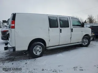 2021 GMC Savana Cargo Van with VIN 1GTW7AF78M1262297, listed as a Copart auction lot 41510995 with 0 mi miles and Salvage Title. Bid and sale history available at carsss.com. Image 3.