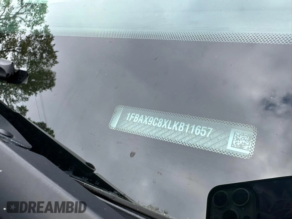 2020 Ford Transit Passenger XL z VIN 1FBAX9C8XLKB11657, wystawiony jako Copart lot #57572315 z przebiegiem 127 139 mil mil oraz Tytuł czysty. Historia ofert i sprzedaży dostępna na DreamBid. Obrazek 11.