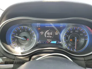 2016 Chrysler 300 C z VIN 2C3CCAEG7GH198120, wystawiony jako Copart lot #59880995 z przebiegiem 150 916 mil mil oraz Szkoda całkowita • Salvage title. Historia ofert i sprzedaży dostępna na DreamBid. Obrazek 9.