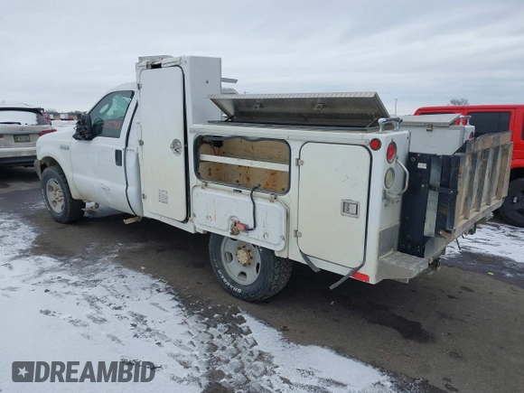 2006 Ford F-350 XL z VIN 1FDSF34506EA60799, wystawiony jako IAAI lot #41407388 z przebiegiem 156 101 mil mil oraz . Historia ofert i sprzedaży dostępna na DreamBid. Obrazek 3.
