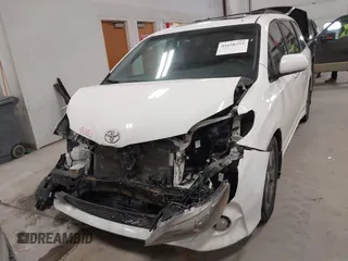 2017 Toyota Sienna SE with VIN 5TDXZ3DCXHS875329, listed as a IAAI auction lot 41650353 with Not provided miles and . Bid and sale history available at DreamBid. Image 12.