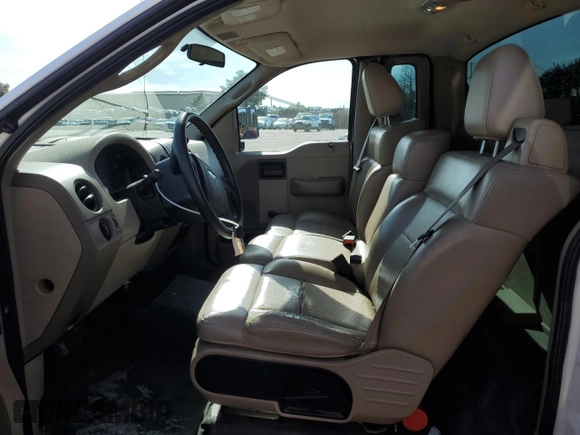 2007 Ford F-150 XL z VIN 1FTRF12W17KC85884, wystawiony jako Copart lot #45496055 z przebiegiem 94 564 mil mil oraz Czysty tytuł • Clean title. Historia ofert i sprzedaży dostępna na DreamBid. Obrazek 7.