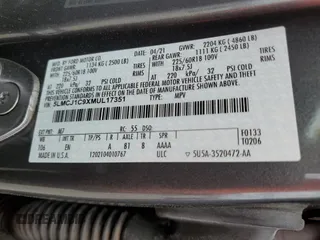 2021 Lincoln Corsair Standard z VIN 5LMCJ1C9XMUL17351, wystawiony jako Copart lot #47578235 z przebiegiem 46 258 mil mil oraz Szkoda całkowita • Salvage title. Historia ofert i sprzedaży dostępna na DreamBid. Obrazek 14.