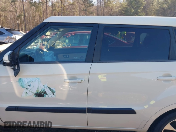 2012 Kia Soul + with VIN KNDJT2A62C7371120, listed as a IAAI auction lot 41442500 with 152,206 mi miles. Bid and sale history available at carsss.com. Image 14.