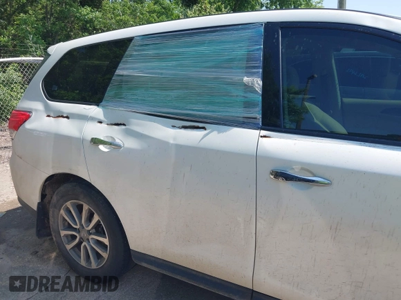 2015 Nissan Pathfinder S with VIN 5N1AR2MN7FC613554, listed as a IAAI auction lot 42050540 with 204,211 mi miles and . Bid and sale history available at DreamBid. Image 6.