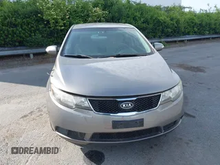 2010 Kia Forte EX z VIN KNAFU4A2XA5242981, wystawiony jako IAAI lot #42213767 z przebiegiem 174 155 mil mil oraz . Historia ofert i sprzedaży dostępna na DreamBid. Obrazek 6.