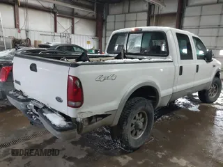 2006 Ford F-250 XL z VIN 1FTSW21556EC56627, wystawiony jako IAAI lot #41587563 z przebiegiem 201 723 mil mil oraz . Historia ofert i sprzedaży dostępna na DreamBid. Obrazek 4.