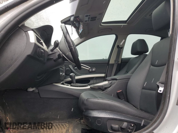2008 BMW 3 Series 335i z VIN WBAVB73598KY62632, wystawiony jako Copart lot #50238765 z przebiegiem Nie podano mil oraz Nie do naprawy • Non repairable. Historia ofert i sprzedaży dostępna na DreamBid. Obrazek 7.