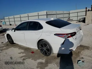 2020 Toyota Camry SE z VIN 4T1G11AK7LU985634, wystawiony jako Copart lot #44542155 z przebiegiem 54 494 mil mil oraz Nie do naprawy • Non repairable. Historia ofert i sprzedaży dostępna na DreamBid. Obrazek 2.