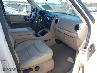 2003 Ford Expedition Special Service with VIN 1FMFU16L63LA30060, listed as a IAAI auction lot 42080566 with 178,757 mi miles. Bid and sale history available at carsss.com. Image 5.