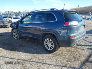 2019 Jeep Cherokee Latitude with VIN 1C4PJMCX4KD469454, listed as a IAAI auction lot 41488654 with 92,634 mi miles. Bid and sale history available at carsss.com. Image 3.