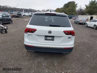 2020 Volkswagen Tiguan SE with VIN 3VV2B7AX0LM075033, listed as a IAAI auction lot 41310056 with 82,548 mi miles. Bid and sale history available at carsss.com. Image 16.