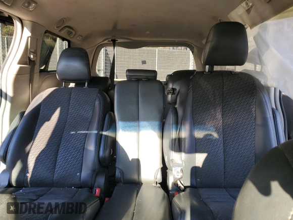 2013 Toyota Sienna SE с VIN 5TDXK3DC9DS390825, выставлен на аукционе Copart как лот 82363794 с пробегом 244 673 миль миль и Списание • Salvage title. История ставок и продаж доступна на DreamBid. Изображение 10.