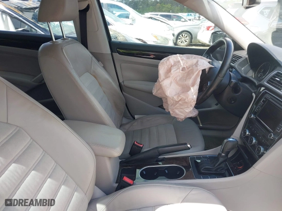 2014 Volkswagen Passat SEL Premium with VIN 1VWCS7A32EC026868, listed as a IAAI auction lot 42020450 with 90,993 mi miles. Bid and sale history available at carsss.com. Image 5.