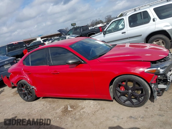 2020 Alfa Romeo Giulia z VIN ZARFAMAN3L7625180, wystawiony jako IAAI lot #41517401 z przebiegiem 43 010 mil mil oraz . Historia ofert i sprzedaży dostępna na DreamBid. Obrazek 14.