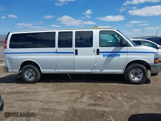 2017 Chevrolet Express Passenger LT with VIN 1GAZGPFF4H1242182, listed as a IAAI auction lot 42020122 with 51,100 mi miles. Bid and sale history available at carsss.com. Image 13.