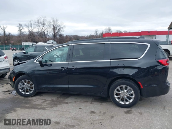 2022 Chrysler Pacifica Touring L z VIN 2C4RC3BG6NR164599, wystawiony jako IAAI lot #41727606 z przebiegiem 17 078 mil mil oraz . Historia ofert i sprzedaży dostępna na DreamBid. Obrazek 14.