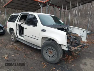 2014 Cadillac Escalade ESV Luxury with VIN 1GYS4HEF4ER218433, listed as a IAAI auction lot 41152677 with 51,315 mi miles and . Bid and sale history available at DreamBid. Image 1.