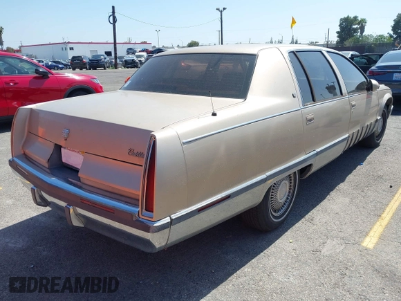 1995 Cadillac Fleetwood z VIN 1G6DW52P2SR713135, wystawiony jako IAAI lot #42352917 z przebiegiem 72 919 mil mil oraz . Historia ofert i sprzedaży dostępna na DreamBid. Obrazek 4.