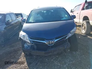 2018 Toyota Sienna XLE Auto Access Seat with VIN 5TDYZ3DC5JS934443, listed as a IAAI auction lot 41780089 with 74,363 mi miles and . Bid and sale history available at DreamBid. Image 12.