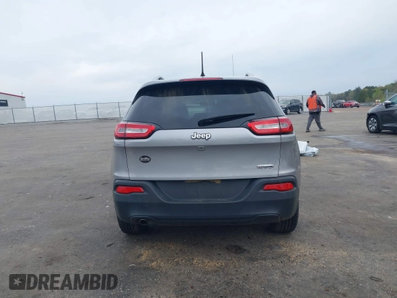 2018 Jeep Cherokee Latitude Plus with VIN 1C4PJLLB2JD543032, listed as a IAAI auction lot 41822368 with 114,145 mi miles. Bid and sale history available at carsss.com. Image 16.