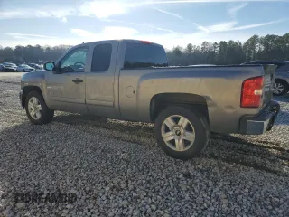 2007 Chevrolet Silverado 1500 LT w/1LT with VIN 2GCEC19J771620258, listed as a Copart auction lot 42622805 with 275,948 mi miles and Salvage Title. Bid and sale history available at carsss.com. Image 2.
