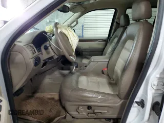 2003 Ford Explorer z VIN 1FMZU84K33ZB53800, wystawiony jako Copart lot #46228105 z przebiegiem 185 178 mil mil oraz Nie do naprawy • Non repairable. Historia ofert i sprzedaży dostępna na DreamBid. Obrazek 7.
