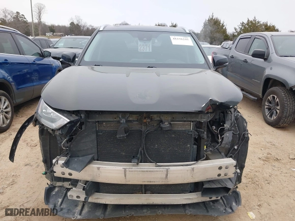 2020 Toyota Highlander XLE with VIN 5TDHZRBH7LS025107, listed as a IAAI auction lot 41236242 with 68,646 mi miles. Bid and sale history available at carsss.com. Image 12.