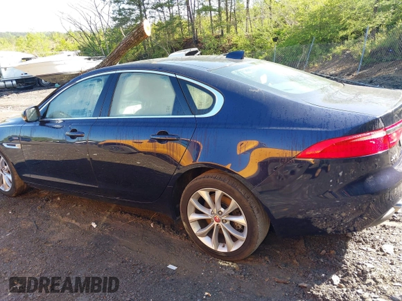 2018 Jaguar XF 25t Premium with VIN SAJBD4FX7JCY57670, listed as a IAAI auction lot 41978474 with 44,136 mi miles and . Bid and sale history available at DreamBid. Image 14.