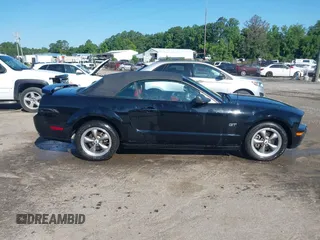 2005 Ford Mustang GT Deluxe с VIN 1ZVFT85H355174523, выставлен на аукционе IAAI как лот 42532902 с пробегом 61 406 миль миль и . История ставок и продаж доступна на DreamBid. Изображение 13.