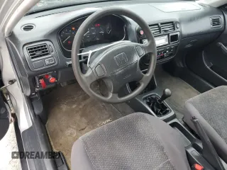 1998 Honda Civic DX z VIN 2HGEJ644XWH120512, wystawiony jako Copart lot #59639345 z przebiegiem 76 588 mil mil oraz Czysty tytuł • Clean title. Historia ofert i sprzedaży dostępna na DreamBid. Obrazek 8.