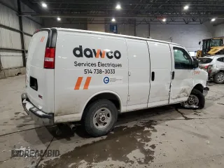 2019 GMC Savana Cargo Van with VIN 1GTW7AFP8K1173018, listed as a Copart auction lot 89339605 with 0 mi miles and Salvage Title. Bid and sale history available at carsss.com. Image 3.