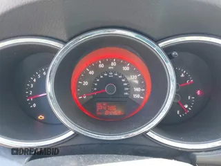 2011 Kia Sorento SX with VIN 5XYKW4A20BG101812, listed as a IAAI auction lot 41971961 with 84,469 mi miles. Bid and sale history available at carsss.com. Image 7.
