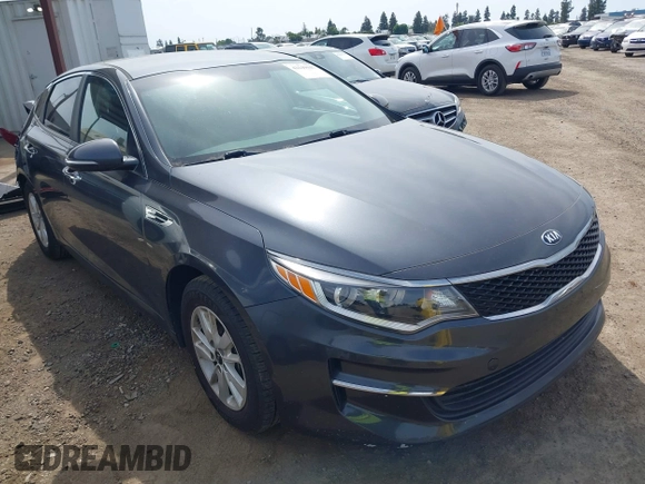 2018 Kia Optima LX z VIN KNAGT4L36J5216858, wystawiony jako IAAI lot #42149047 z przebiegiem 121 845 mil mil oraz . Historia ofert i sprzedaży dostępna na DreamBid. Obrazek 1.